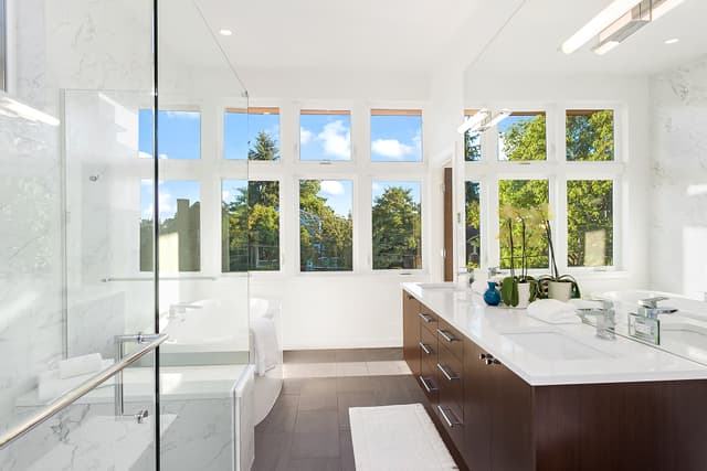 Expert Tips: How to Photograph Bathrooms for Stunning Real Estate Listings