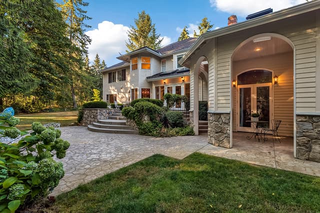 Top 11 Amazing Real Estate Photographers to Follow